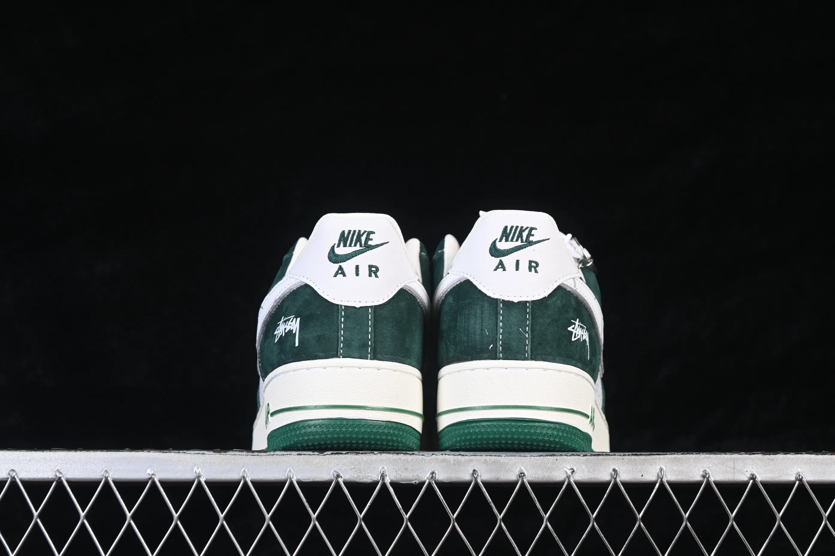 All categories Nk Air Force 1 Air Force series Nk Air Force 1 Low Air Force low-top Nike Air Force 1'07 Low Stussy co-branded dark green Air Force 1 low-top casual sneakers SY1388-023